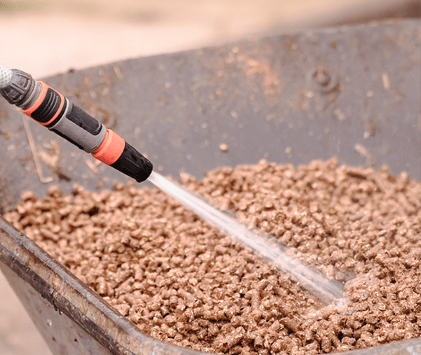 Anwendung_Strohpellets_Vorbereitung